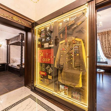 Private Museum Apartment With Antique Decor Boekarest Buitenkant foto