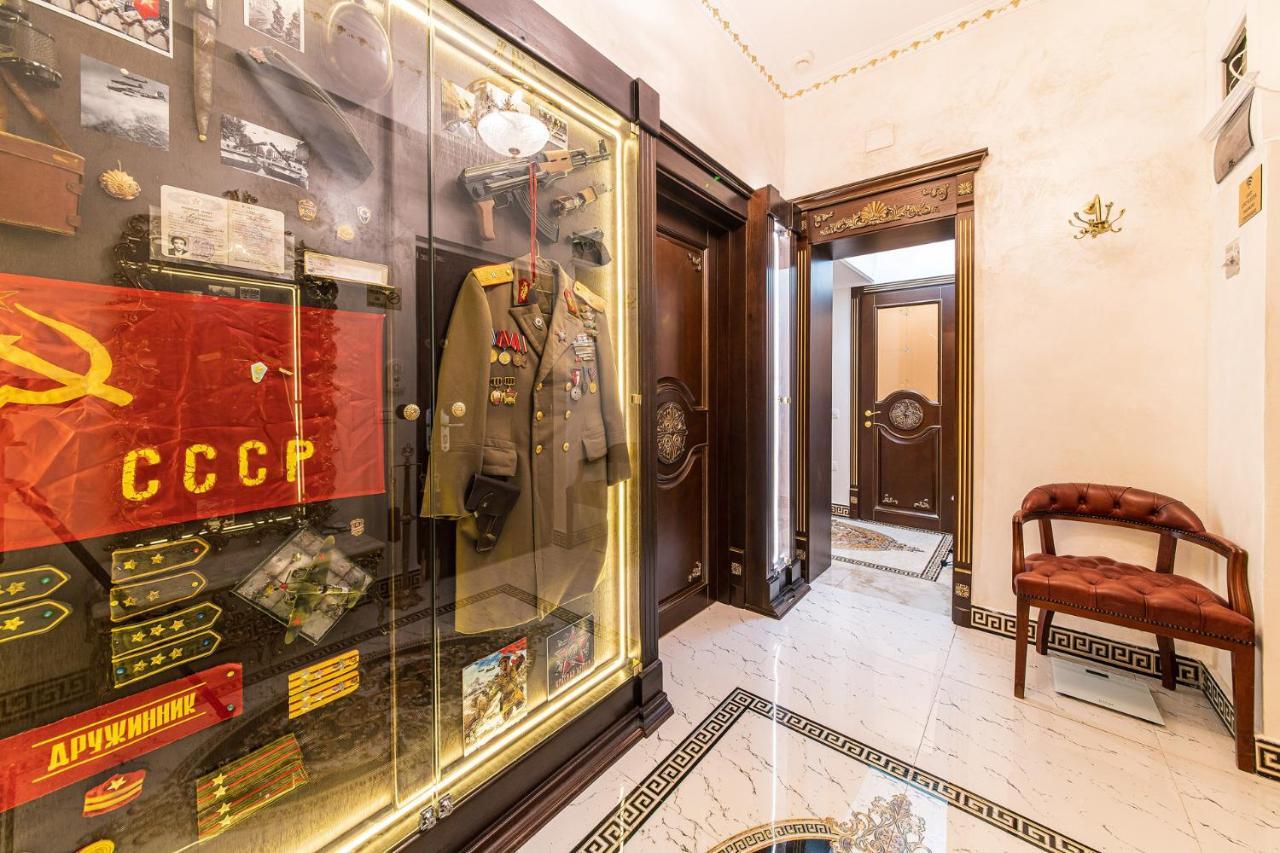 Private Museum Apartment With Antique Decor Boekarest Buitenkant foto